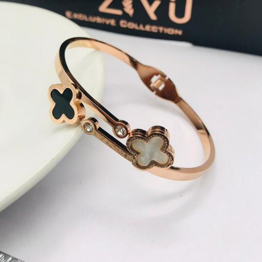 Black and White Clover Bracelet